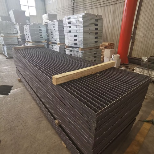 線上線下買鋼格柵有啥區(qū)別？看完再下單不后悔